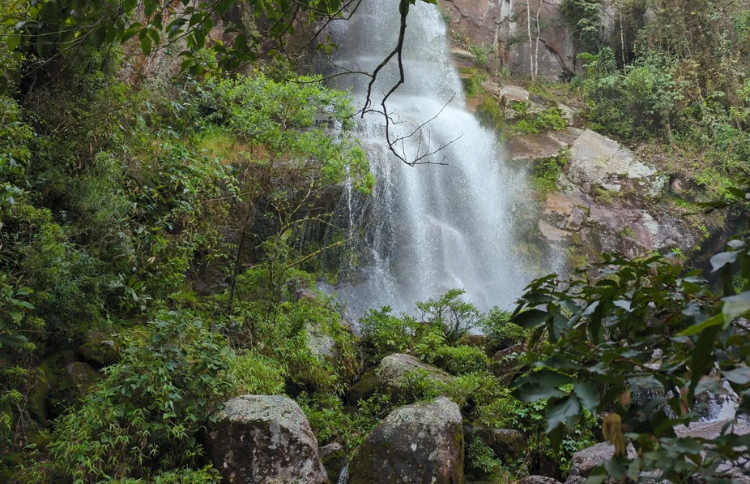 Pico do Glória - Gruta do Presidente - Poço do Véu da Noiva